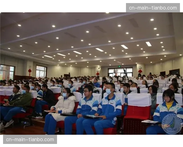 特写：贾·莫兰特重返母校举办公益活动，与中学生分享生涯感悟